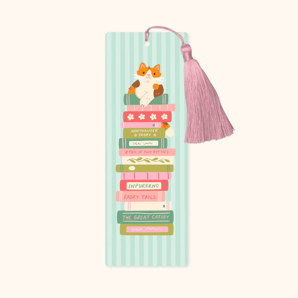 'Cat on stack of books' bookmark | Bookmark & Co | Perfect for young readers