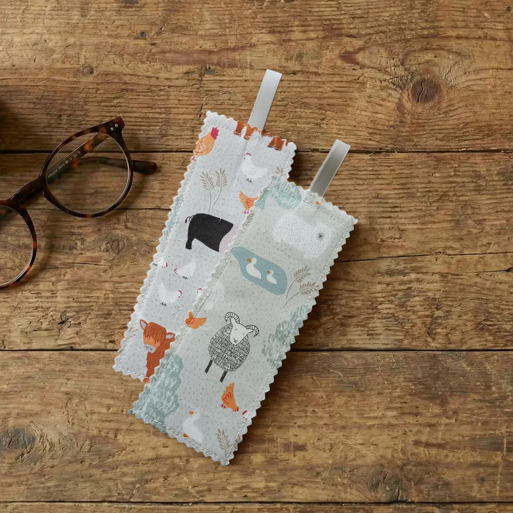 Cream fabric farm bookmark | Bookmark & Co