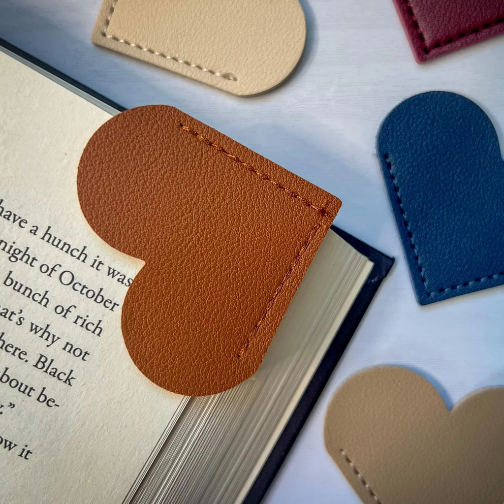 Heart-shaped leather bookmarks  close-up | Bookmark & Co