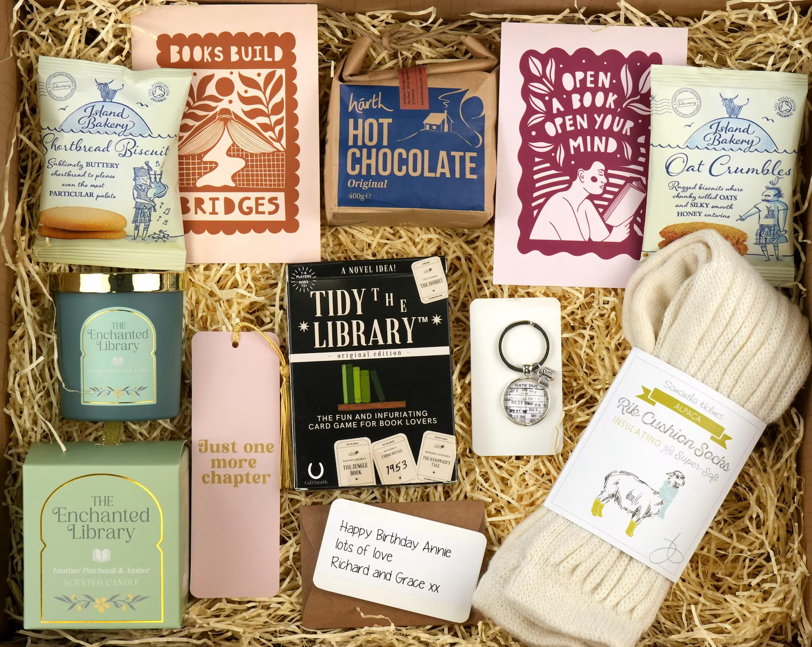 Cozy reader gift box, including alpaca socks | Bookmark & Co